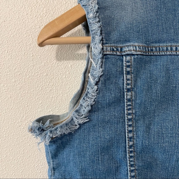 Free People X M2F Coastal Cowgirl Denim Sleeveless Trucket Jacket Frayed -Small - Picture 8 of 12